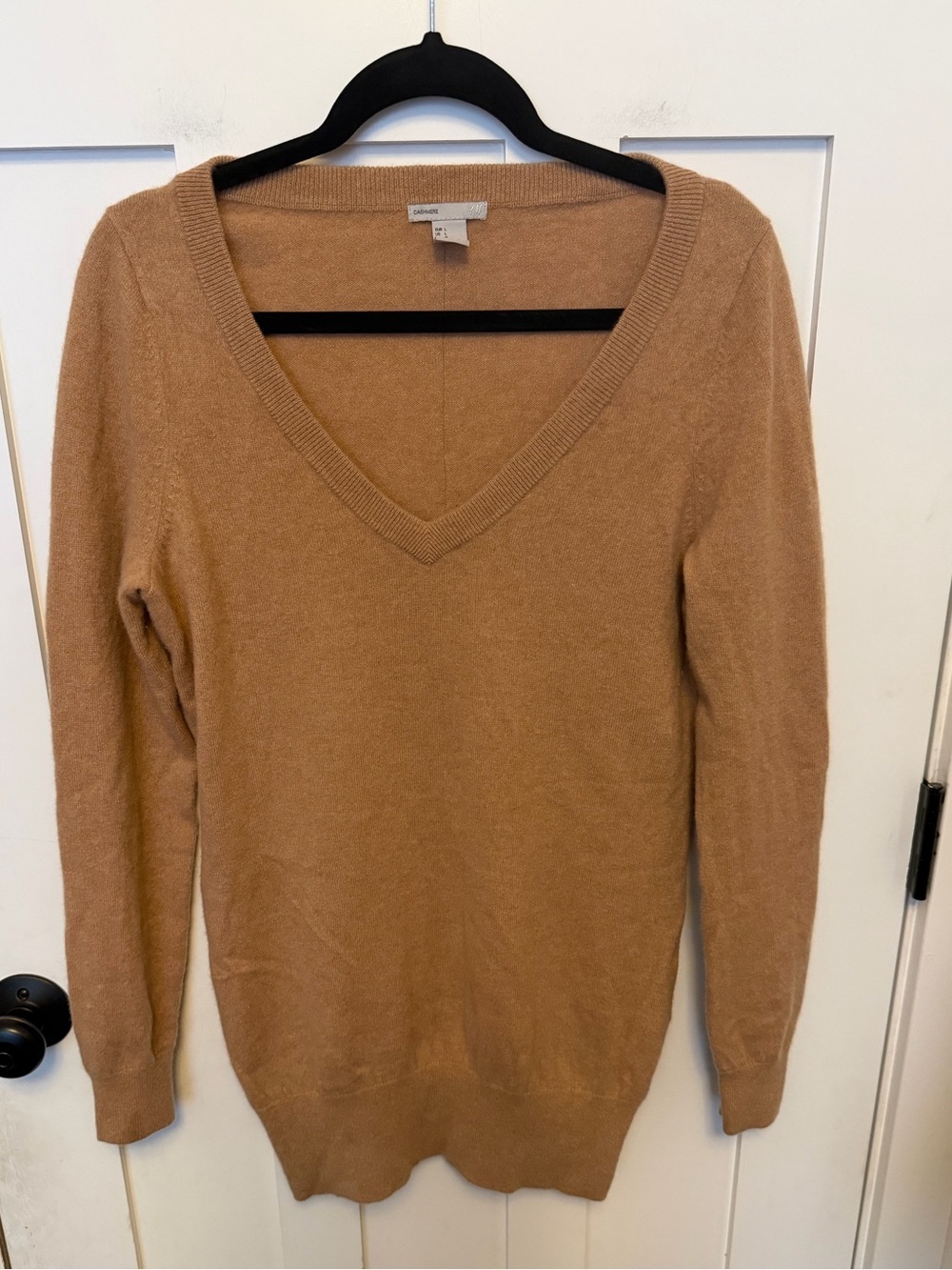 H& M 100% Cashmere Sweater V-Neck Camel Tan Size Large Long Line